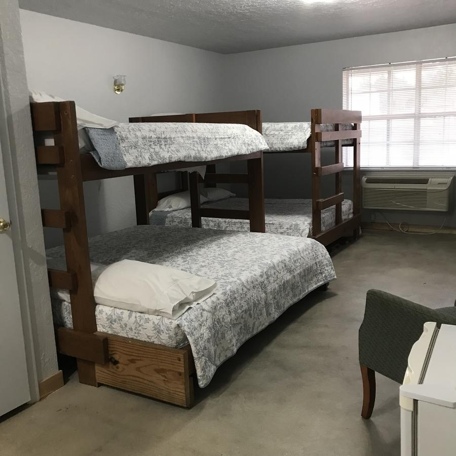 Arrowhead Point Lodge & Campground Kingston Екстериор снимка